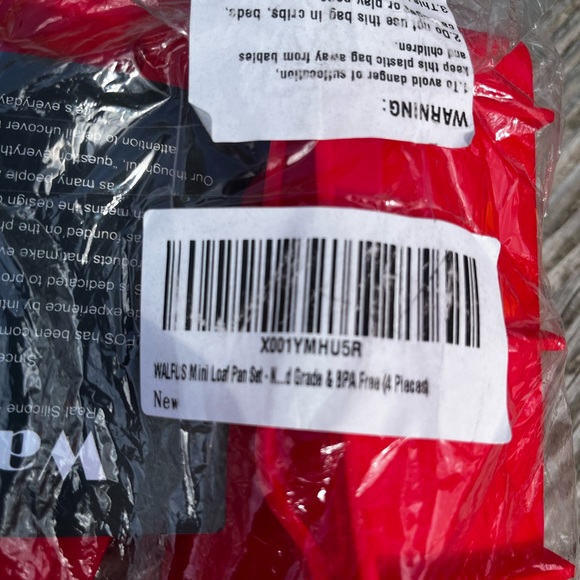 NIB Walfos Mini Loaf 6”x4” Red Silicone Pans . Set of 4 Kitchen Baking - Picture 4 of 7